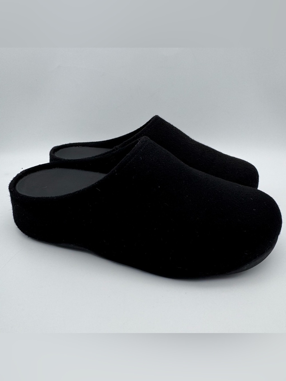 FitFlop Shuv Felt Clogs Black Women Size 7 Comfort Mules Slip On Shoes - Picture 2 of 9